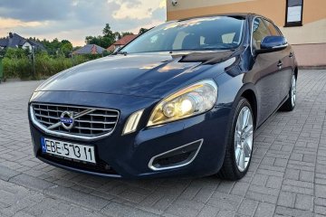 Volvo V60 2.4 215KM Automat Summum Bogate wyposażenie Zarejstrowany w 